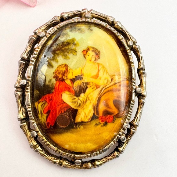Vintage Courting Couple Glass Cameo Fragonard Style Transfer Bamboo Frame - Picture 1 of 7